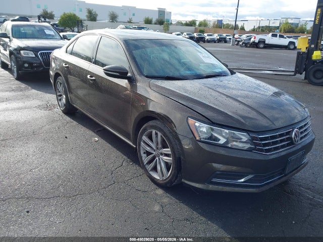 1VWLA7A31KC014273 Volkswagen Passat 2.0t Wolfsburg Edition