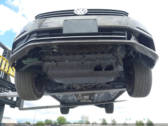 1VWLA7A31KC014273 Volkswagen Passat 2.0t Wolfsburg Edition