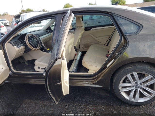 1VWLA7A31KC014273 Volkswagen Passat 2.0t Wolfsburg Edition