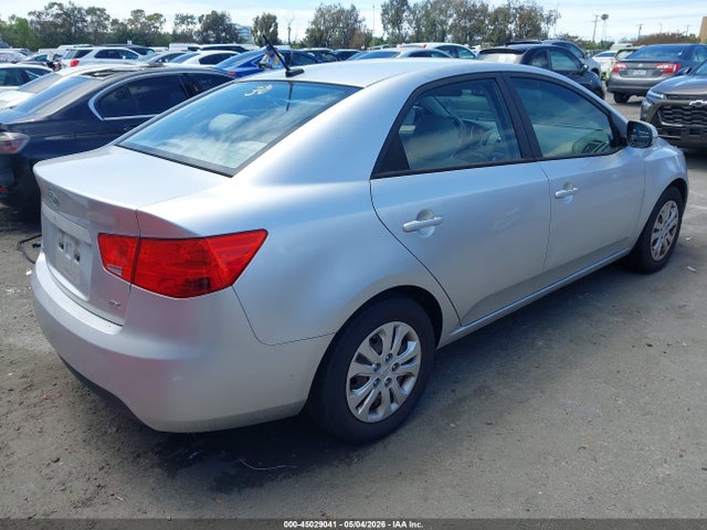 45029041 :رقم المزاد ، KNAFU4A23B5424684 vin ، 2011 Kia Forte Ex مزاد بيع