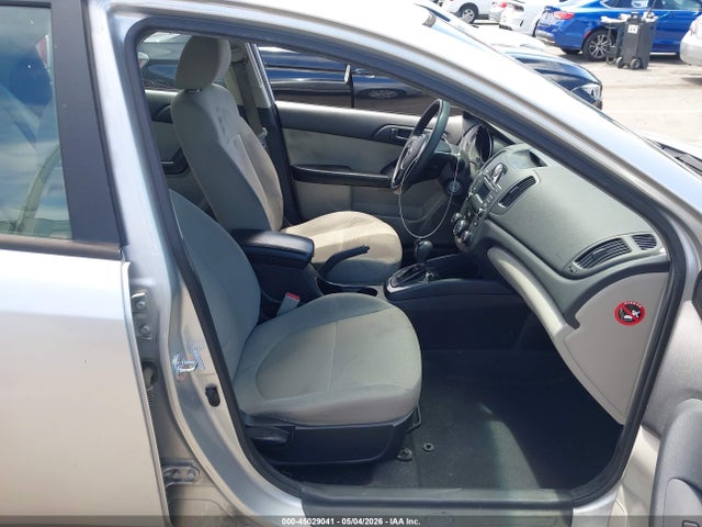 45029041 :رقم المزاد ، KNAFU4A23B5424684 vin ، 2011 Kia Forte Ex مزاد بيع