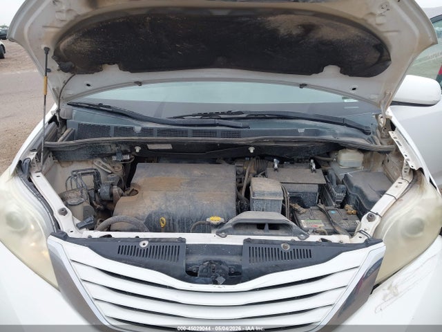 2015 Toyota Sienna Le 8 Passenger მანქანა იყიდება აუქციონზე, vin: 5TDKK3DC5FS582403, აუქციონის ნომერი: 45029044