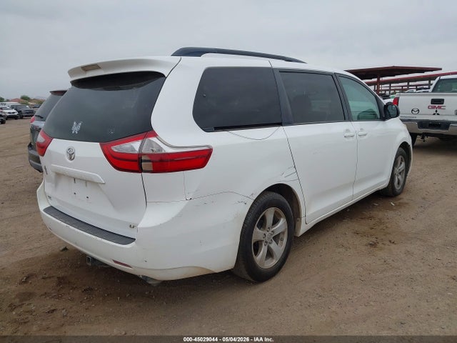 2015 Toyota Sienna Le 8 Passenger მანქანა იყიდება აუქციონზე, vin: 5TDKK3DC5FS582403, აუქციონის ნომერი: 45029044