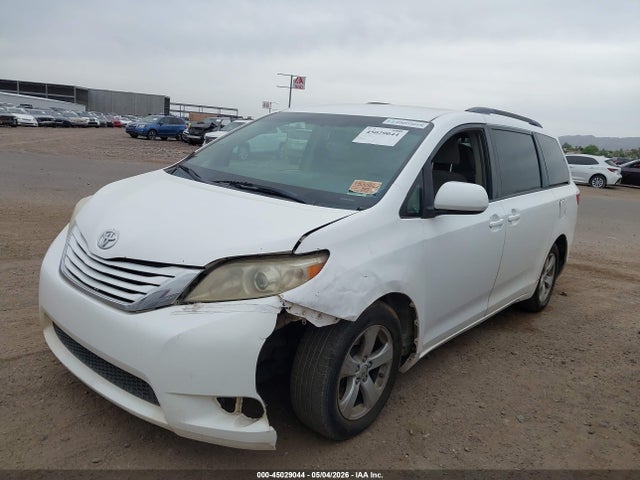2015 Toyota Sienna Le 8 Passenger მანქანა იყიდება აუქციონზე, vin: 5TDKK3DC5FS582403, აუქციონის ნომერი: 45029044