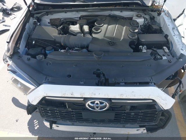 2024 Toyota 4runner Sr5 მანქანა იყიდება აუქციონზე, vin: JTEMU5JRXR6307472, აუქციონის ნომერი: 45029047
