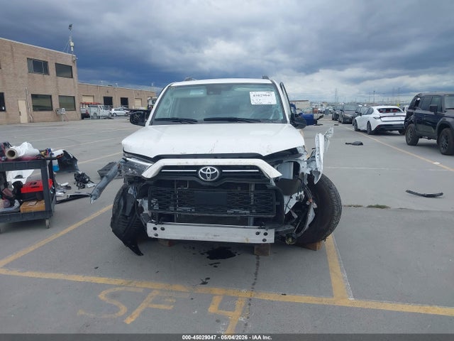 2024 Toyota 4runner Sr5 მანქანა იყიდება აუქციონზე, vin: JTEMU5JRXR6307472, აუქციონის ნომერი: 45029047