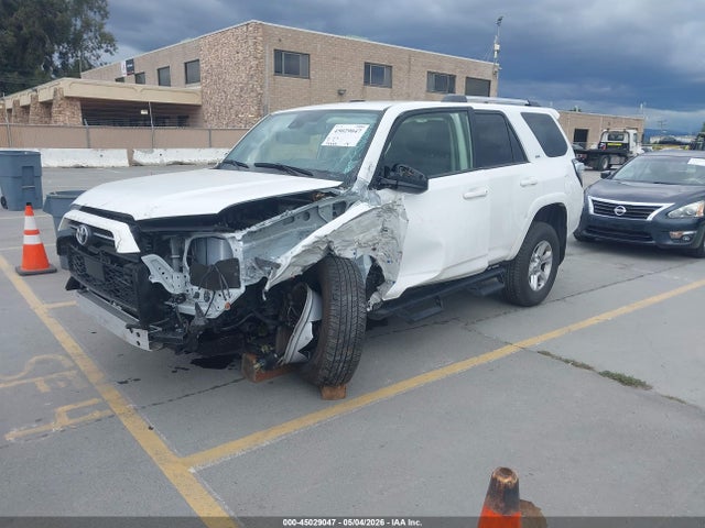2024 Toyota 4runner Sr5 მანქანა იყიდება აუქციონზე, vin: JTEMU5JRXR6307472, აუქციონის ნომერი: 45029047