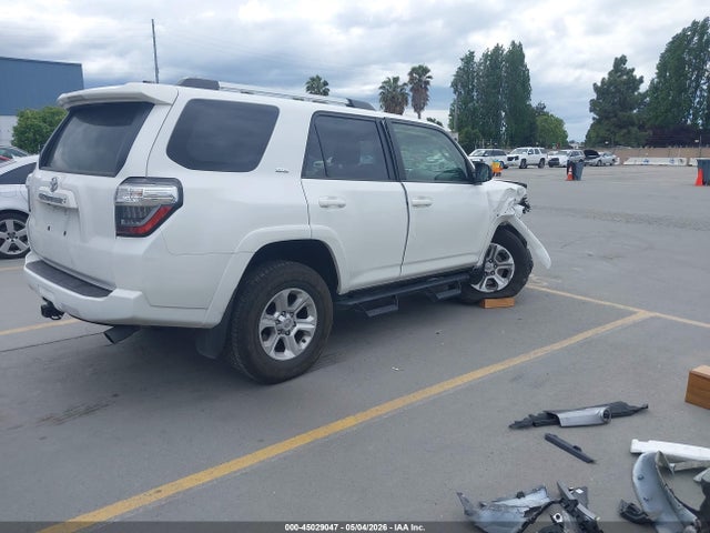 2024 Toyota 4runner Sr5 მანქანა იყიდება აუქციონზე, vin: JTEMU5JRXR6307472, აუქციონის ნომერი: 45029047