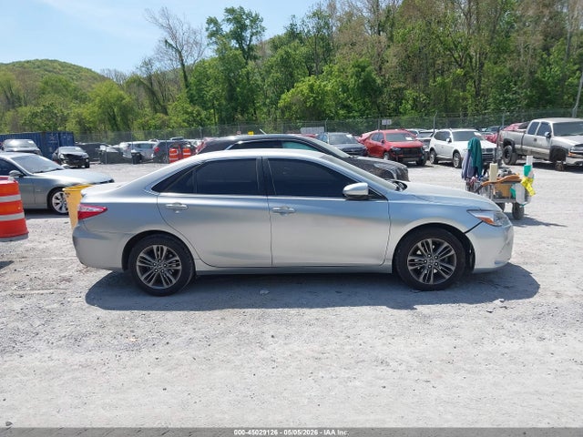 2015 Toyota Camry Se მანქანა იყიდება აუქციონზე, vin: 4T1BF1FK8FU085690, აუქციონის ნომერი: 45029126