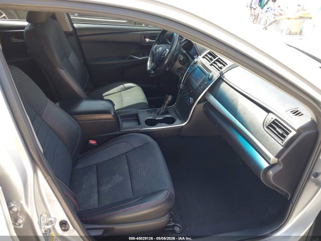 2015 Toyota Camry Se მანქანა იყიდება აუქციონზე, vin: 4T1BF1FK8FU085690, აუქციონის ნომერი: 45029126
