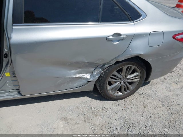 2015 Toyota Camry Se მანქანა იყიდება აუქციონზე, vin: 4T1BF1FK8FU085690, აუქციონის ნომერი: 45029126