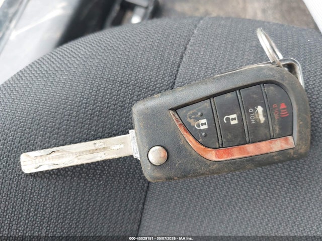 45029151 :رقم المزاد ، 5YFEPMAEXNP331894 vin ، 2022 Toyota Corolla Le مزاد بيع