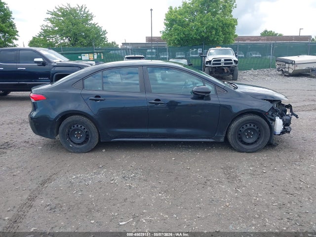 45029151 :رقم المزاد ، 5YFEPMAEXNP331894 vin ، 2022 Toyota Corolla Le مزاد بيع
