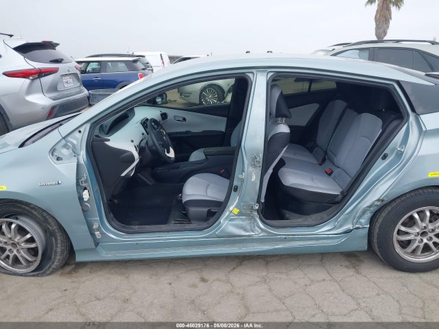 Продажа на аукционе авто 2017 Toyota Prius Two, vin: JTDKBRFU4H3558557, номер лота: 45029176