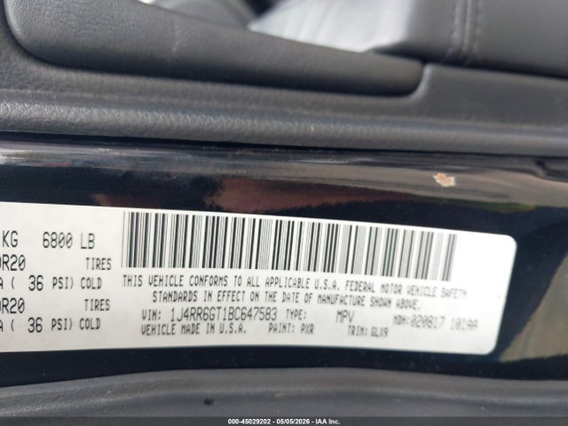 45029202 :رقم المزاد ، 1J4RR6GT1BC647583 vin ، 2011 Jeep Grand Cherokee Overland مزاد بيع