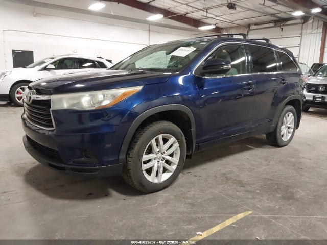 2015 Toyota Highlander Le V6 მანქანა იყიდება აუქციონზე, vin: 5TDBKRFH6FS142265, აუქციონის ნომერი: 45029207
