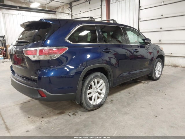 2015 Toyota Highlander Le V6 მანქანა იყიდება აუქციონზე, vin: 5TDBKRFH6FS142265, აუქციონის ნომერი: 45029207
