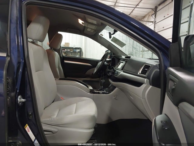 2015 Toyota Highlander Le V6 მანქანა იყიდება აუქციონზე, vin: 5TDBKRFH6FS142265, აუქციონის ნომერი: 45029207