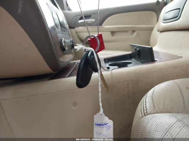45029223 :رقم المزاد ، 3GNMCGE01BG114962 vin ، 2011 Chevrolet Avalanche 1500 Ltz مزاد بيع