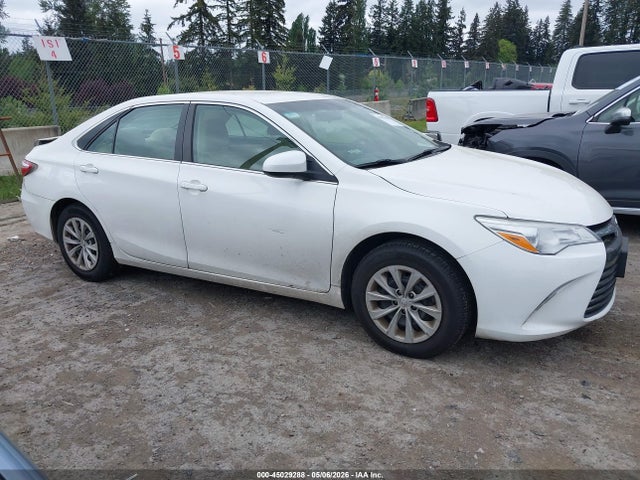 2015 Toyota Camry Le მანქანა იყიდება აუქციონზე, vin: 4T4BF1FKXFR494943, აუქციონის ნომერი: 45029288
