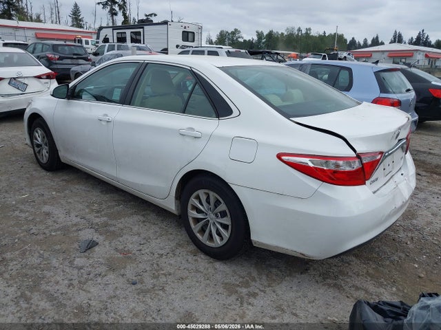 2015 Toyota Camry Le მანქანა იყიდება აუქციონზე, vin: 4T4BF1FKXFR494943, აუქციონის ნომერი: 45029288