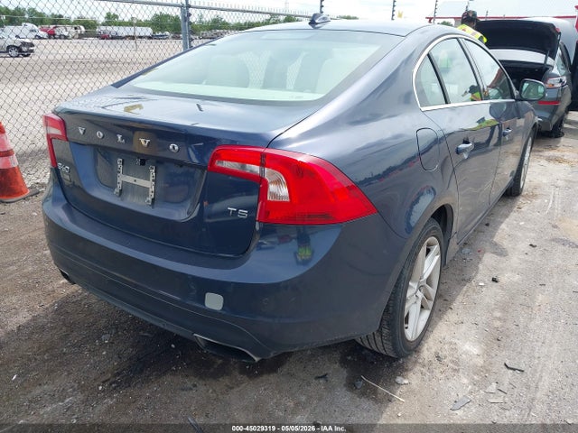 Продаж на аукціоні авто 2015 Volvo S60 T5 Platinum, vin: YV140MFMXF1344323, номер лоту: 45029319