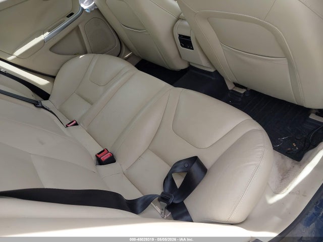 Продаж на аукціоні авто 2015 Volvo S60 T5 Platinum, vin: YV140MFMXF1344323, номер лоту: 45029319