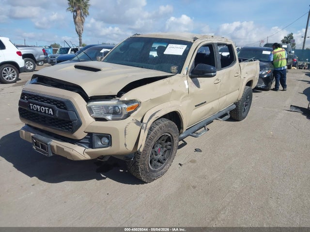 Toyota Tacoma Dbl Cab/sr/trdspt/or/pro 2017 3TMCZ5AN7HM104424 Image 2