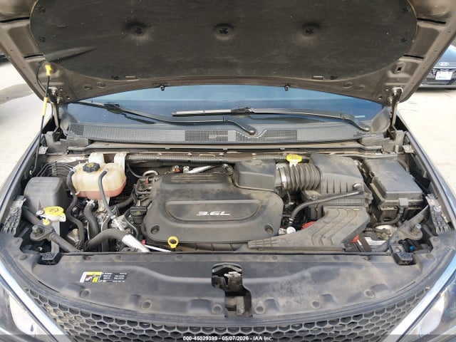 2017 Chrysler Pacifica Touring-l მანქანა იყიდება აუქციონზე, vin: 2C4RC1BG4HR571863, აუქციონის ნომერი: 45029399