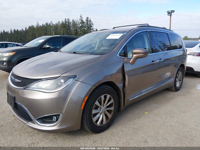 2017 Chrysler Pacifica Touring-l მანქანა იყიდება აუქციონზე, vin: 2C4RC1BG4HR571863, აუქციონის ნომერი: 45029399