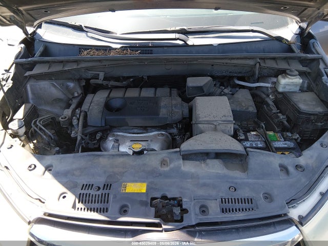 5TDZARFH7FS013906 Toyota Highlander Le