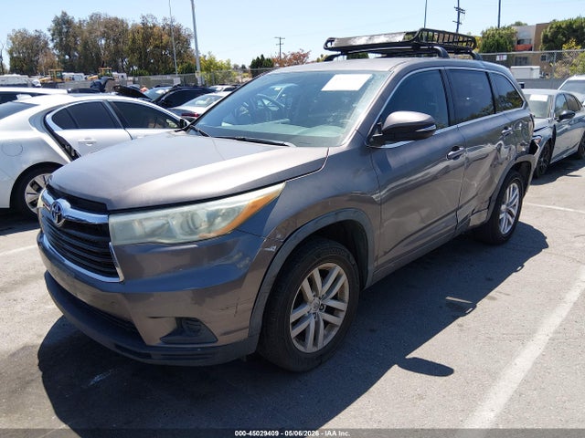 5TDZARFH7FS013906 Toyota Highlander Le