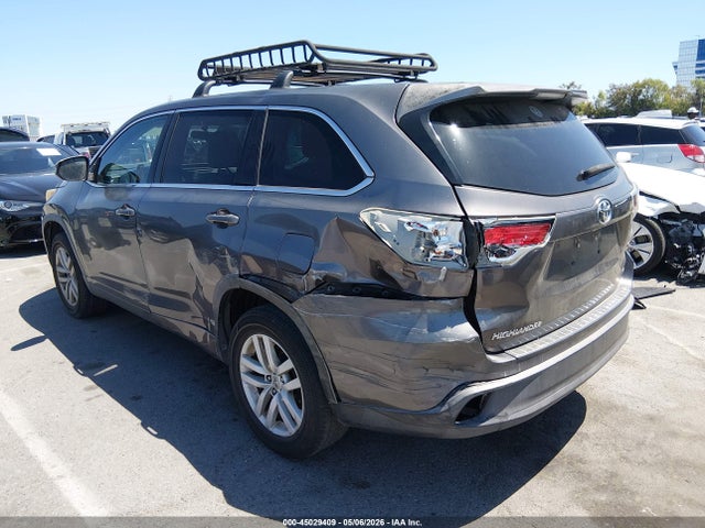 5TDZARFH7FS013906 Toyota Highlander Le
