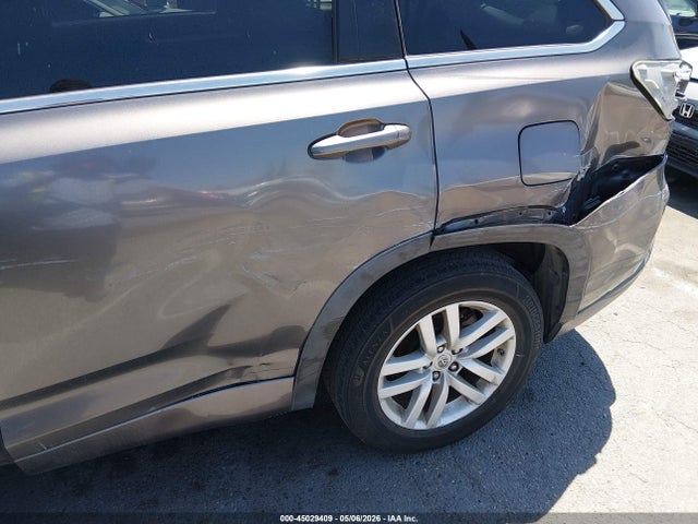 5TDZARFH7FS013906 Toyota Highlander Le