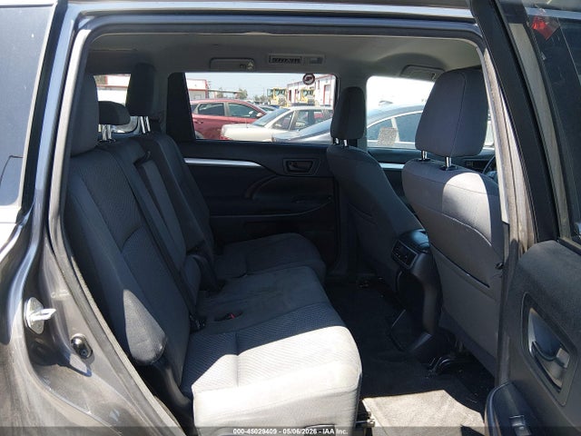 5TDZARFH7FS013906 Toyota Highlander Le