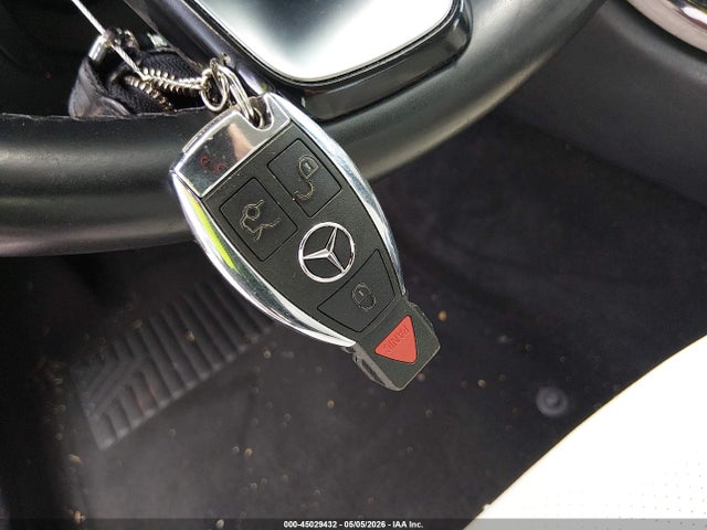 Продаж на аукціоні авто 2015 Mercedes-benz C 300 4matic, vin: 55SWF4KB1FU032771, номер лоту: 45029432