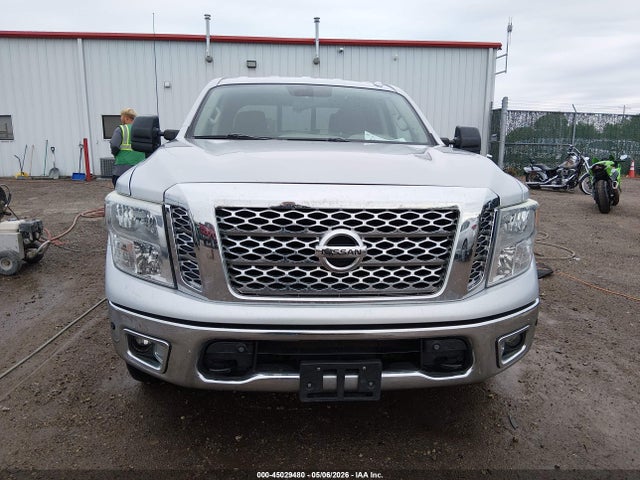 1N6AA1E53HN562711 Nissan TITAN SV