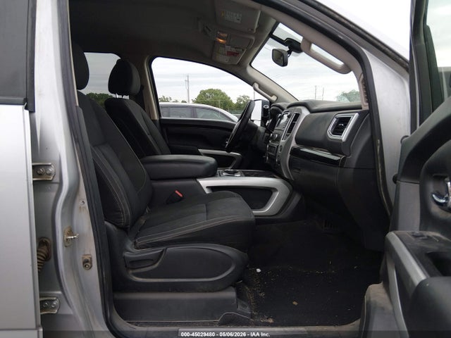 1N6AA1E53HN562711 Nissan TITAN SV
