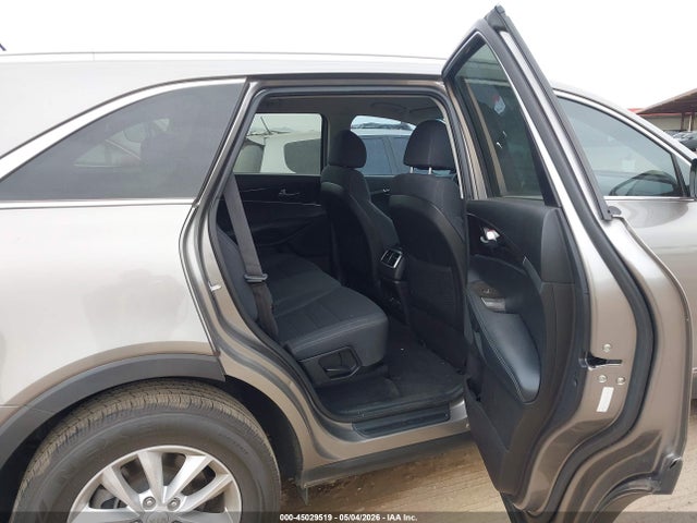 5XYPGDA52JG376187 KIA Sorento 3.3l Lx