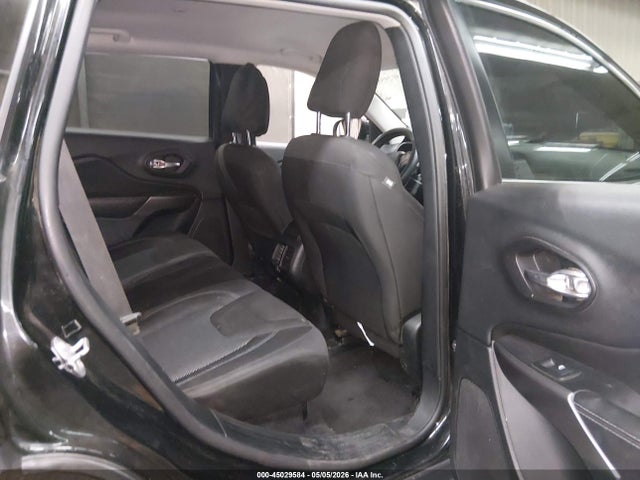 1C4PJLCB0KD145285 Jeep Cherokee Latitude Fwd