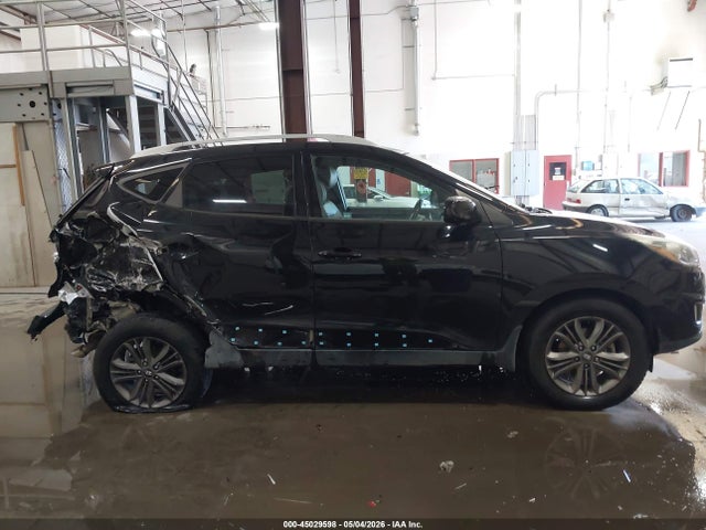 KM8JUCAG5FU108634 Hyundai TUCSON SE