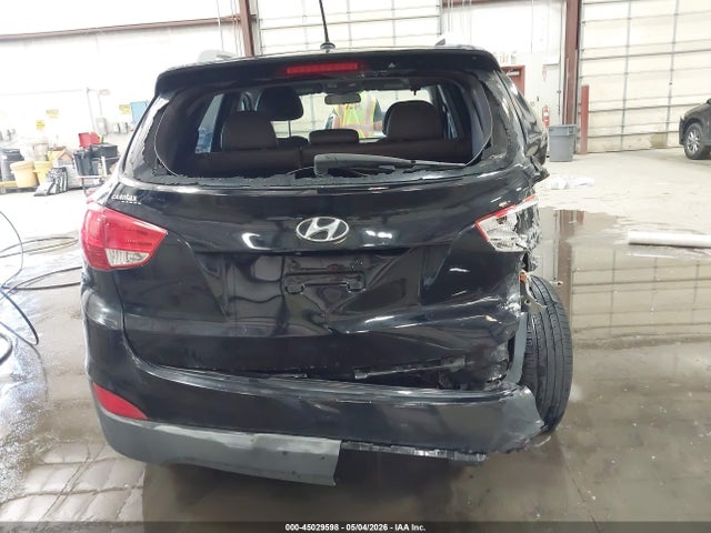 KM8JUCAG5FU108634 Hyundai TUCSON SE