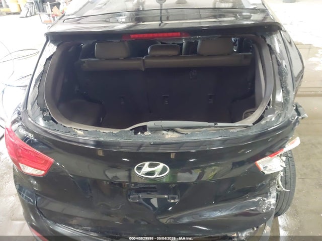 KM8JUCAG5FU108634 Hyundai TUCSON SE