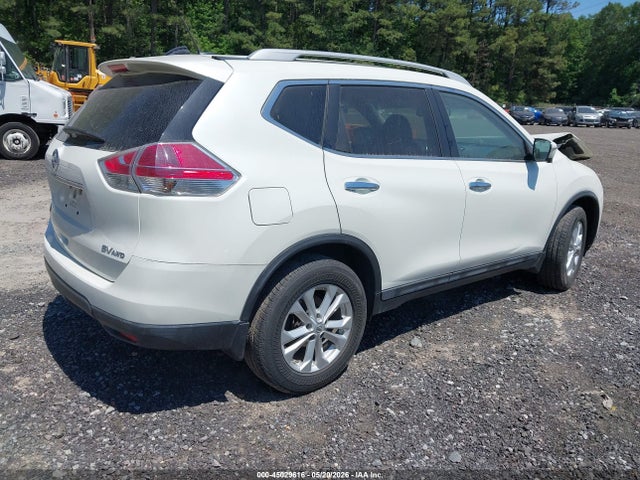 45029616 :رقم المزاد ، 5N1AT2MK4FC838134 vin ، 2015 Nissan Rogue Sv مزاد بيع