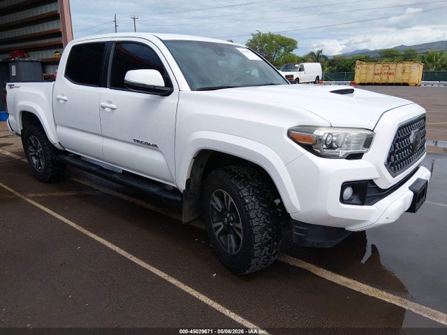 2018 Toyota Tacoma Sr5 V6 მანქანა იყიდება აუქციონზე, vin: 3TMAZ5CN9JM070156, აუქციონის ნომერი: 45029671