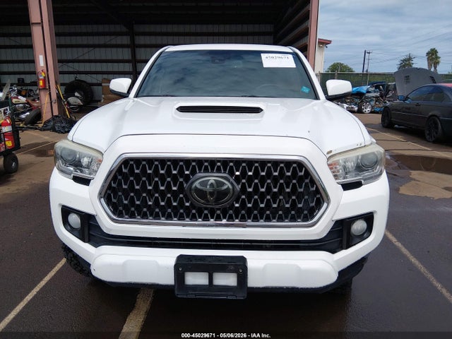 2018 Toyota Tacoma Sr5 V6 მანქანა იყიდება აუქციონზე, vin: 3TMAZ5CN9JM070156, აუქციონის ნომერი: 45029671
