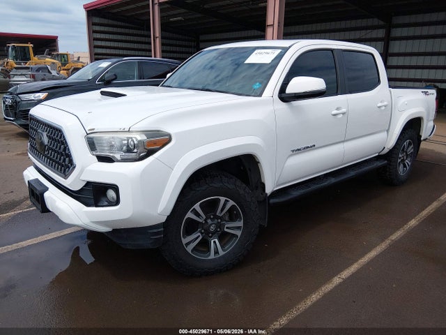 3TMAZ5CN9JM070156 Toyota Tacoma Sr5 V6