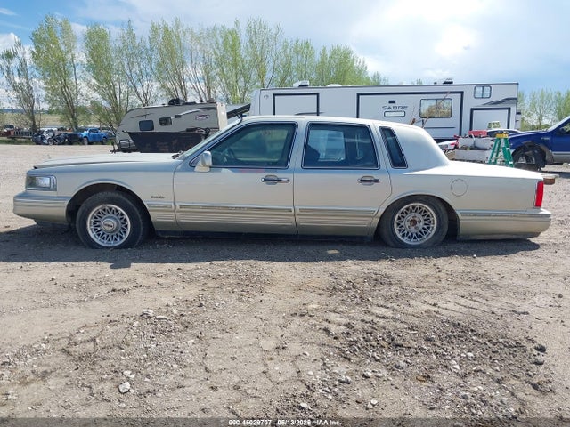 Продаж на аукціоні авто 1997 Lincoln Town Car Executive, vin: 1LNLM81WXVY733860, номер лоту: 45029707