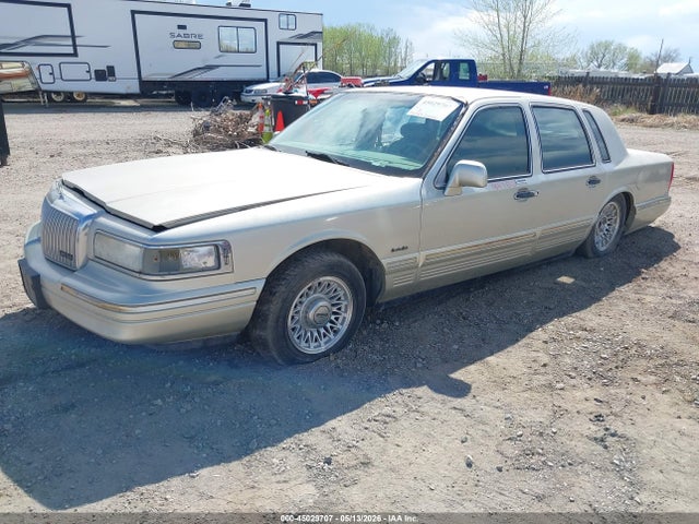 Продаж на аукціоні авто 1997 Lincoln Town Car Executive, vin: 1LNLM81WXVY733860, номер лоту: 45029707