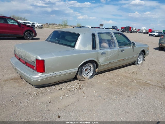 Продаж на аукціоні авто 1997 Lincoln Town Car Executive, vin: 1LNLM81WXVY733860, номер лоту: 45029707